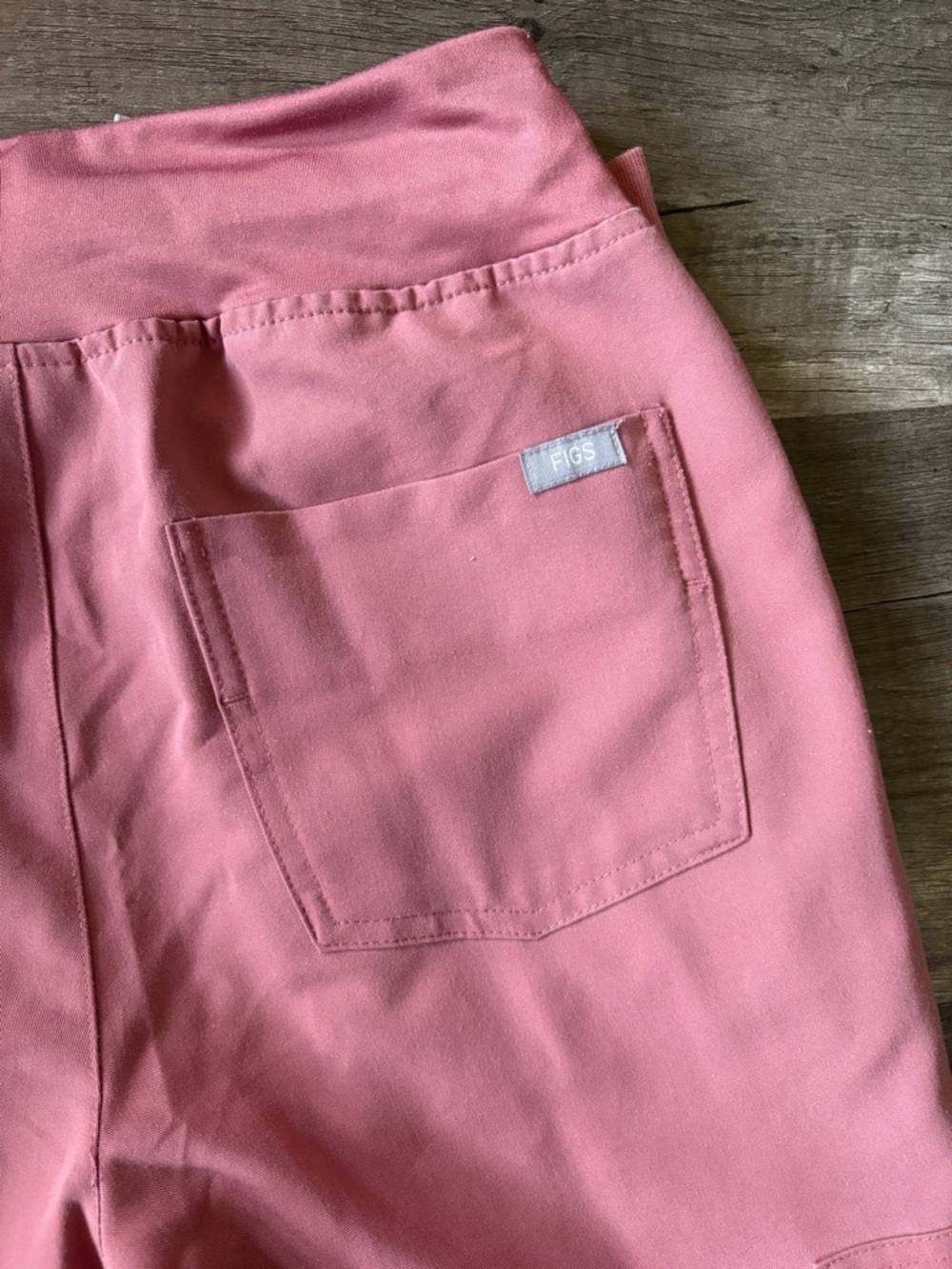 FIGS Scrub Set in Dusty Rose/ Pink Blush Catarina One-Pocket Zamora Jogger - Picture 11 of 12